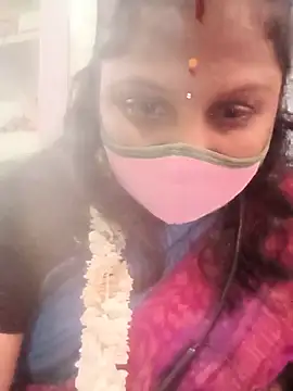 Snapshot of tamilkaviya431 chatting on 07-23-26, 07:06 tamilkaviya431 online show from 07-23-26, 07:06