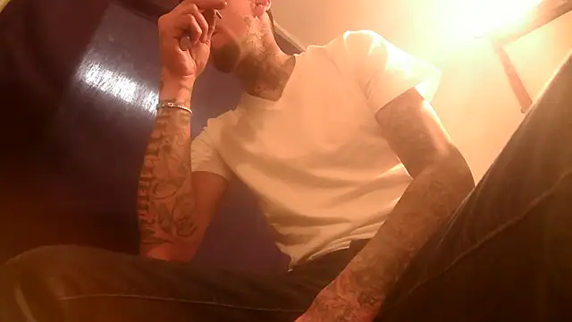 likeemilk online show from 04-01-26, 07:00