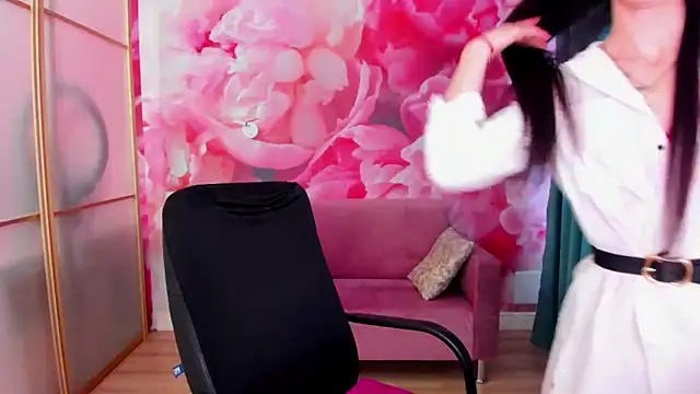 NoirDiva online show from 06-02-26, 06:04