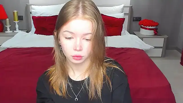 Snapshot of Violetta__Dreams chatting on 05-07-26, 04:18 Violetta Dreams online show from 05-07-26, 04:18