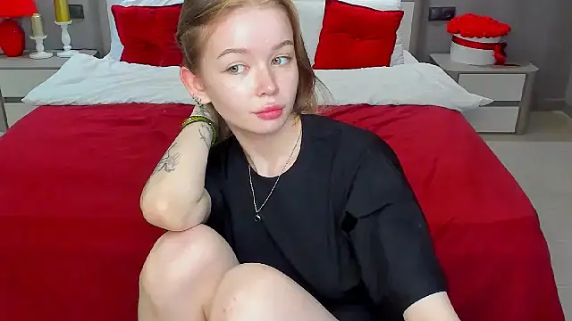 Snapshot of Violetta__Dreams chatting on 05-07-26, 04:23 Violetta Dreams online show from 05-07-26, 04:23
