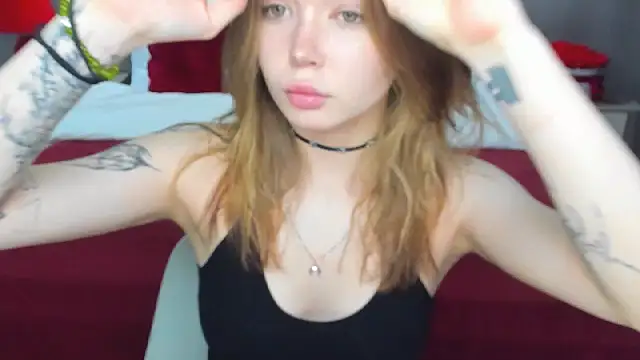 Snapshot of Violetta__Dreams chatting on 05-08-26, 06:13 Violetta Dreams online show from 05-08-26, 06:13