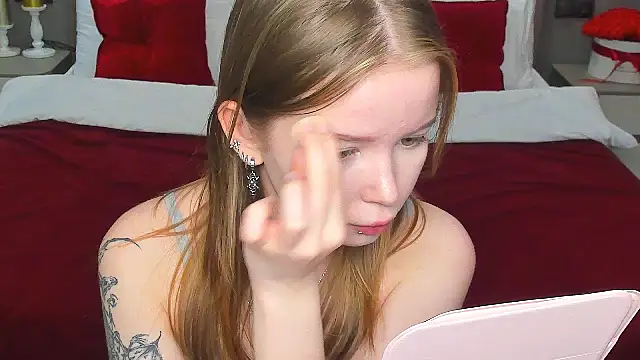 Snapshot of Violetta__Dreams chatting on 06-03-26, 04:15 Violetta Dreams online show from 06-03-26, 04:15