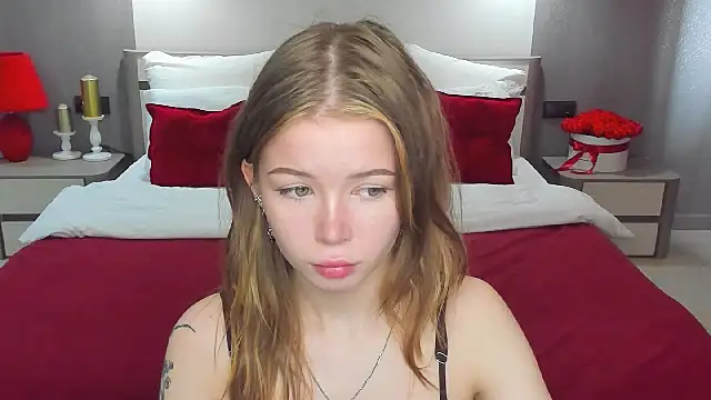Snapshot of Violetta__Dreams chatting on 06-08-26, 04:13 Violetta Dreams online show from 06-08-26, 04:13