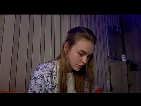 Snapshot of melissashineee chatting on 02-17-26, 10:45 melissashineee online show from 02-17-26, 10:45