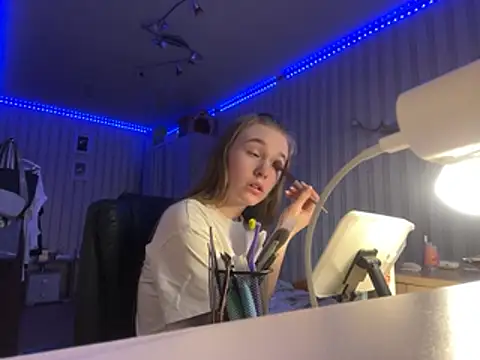 Snapshot of melissashineee chatting on 03-04-26, 11:38 melissashineee online show from 03-04-26, 11:38