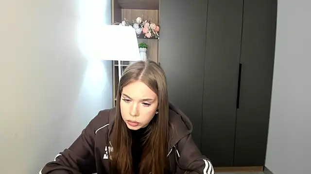 Snapshot of TishShazier chatting on 02-15-26, 09:19 TishShazier online show from 02-15-26, 09:19