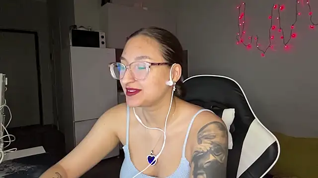 Snapshot of YettaUrive chatting on 02-23-26, 05:54 YettaUrive online show from 02-23-26, 05:54