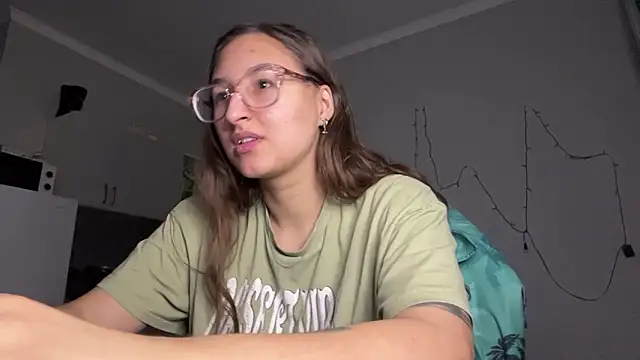 Snapshot of YettaUrive chatting on 02-26-26, 02:38 YettaUrive online show from 02-26-26, 02:38