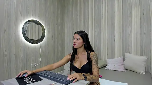 Snapshot of Isabellaa_Rosee chatting on 05-03-26, 08:15 Isabellaa Rosee online show from 05-03-26, 08:15