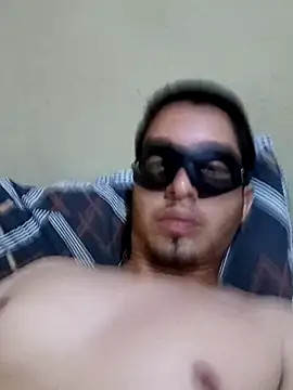 Snapshot of GLBalves chatting on 02-28-26, 02:40 GLBalves online show from 02-28-26, 02:40