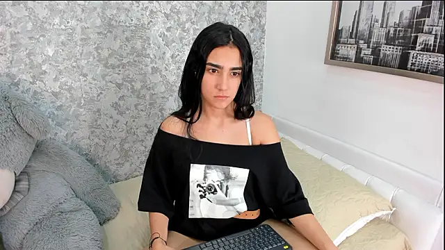 Anika H online show from 03-26-26, 12:22