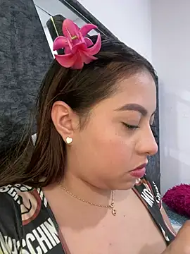 Snapshot of Emiily_joee_ chatting on 07-15-26, 11:32 Emiily joee online show from 07-15-26, 11:32