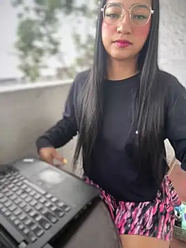 Daniela Pink online show from 05-21-26, 11:17