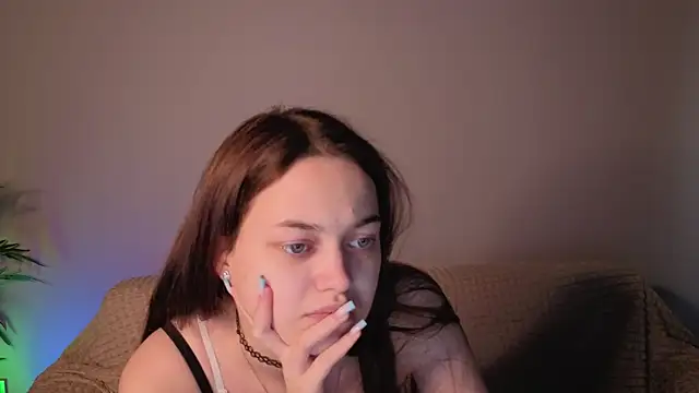 Snapshot of parrot_kisha chatting on 05-28-26, 01:25 parrot kisha online show from 05-28-26, 01:25