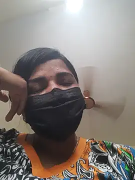 Snapshot of Tamil_Luckly_girl chatting on 04-07-26, 04:24 Tamil Luckly girl online show from 04-07-26, 04:24