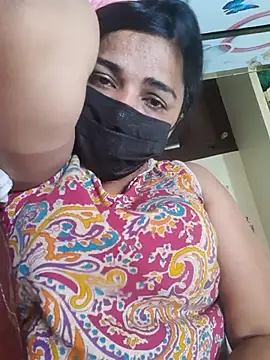 Snapshot of Tamil_Luckly_girl chatting on 04-13-26, 10:21 Tamil Luckly girl online show from 04-13-26, 10:21