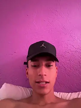 glopetitooo online show from 06-15-26, 12:51