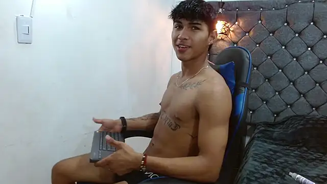 Snapshot of luka_big18 chatting on 03-10-26, 03:11 luka big18 online show from 03-10-26, 03:11