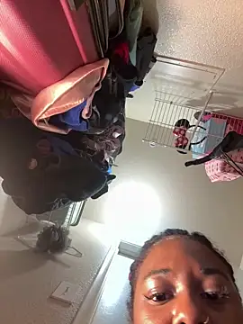 ShortcakeMochaa online show from 04-23-26, 09:17