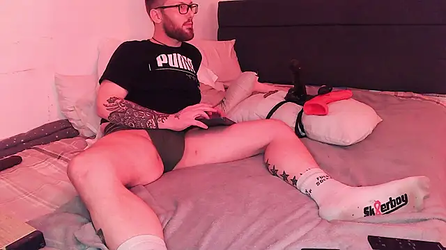 Snapshot of Masterjayb80 chatting on 02-15-26, 02:52 Masterjayb80 online show from 02-15-26, 02:52