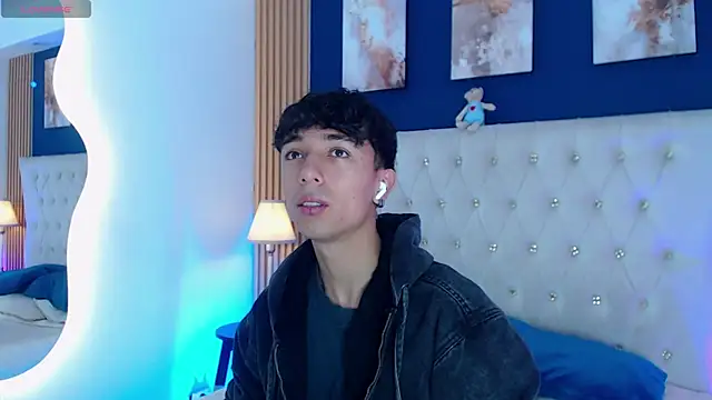 Snapshot of Aiden_Rivers_ chatting on 04-22-26, 12:50 Aiden Rivers online show from 04-22-26, 12:50