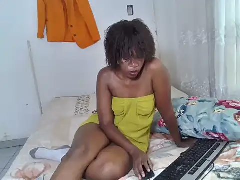 Snapshot of beautyslim45 chatting on 02-22-26, 03:32 beautyslim45 online show from 02-22-26, 03:32