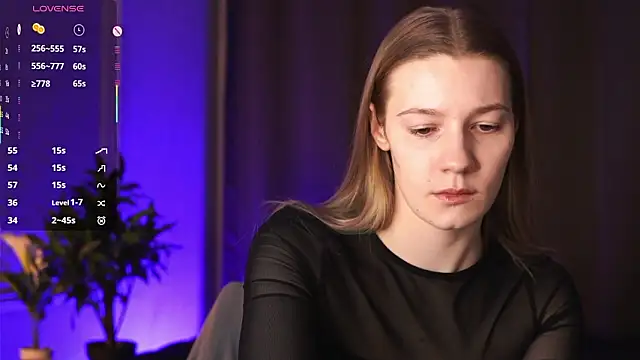 Snapshot of Vanessa__Lui chatting on 02-19-26, 03:30 Vanessa Lui online show from 02-19-26, 03:30