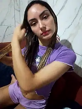 Snapshot of Larinhacat chatting on 03-14-26, 02:06 Larinhacat online show from 03-14-26, 02:06