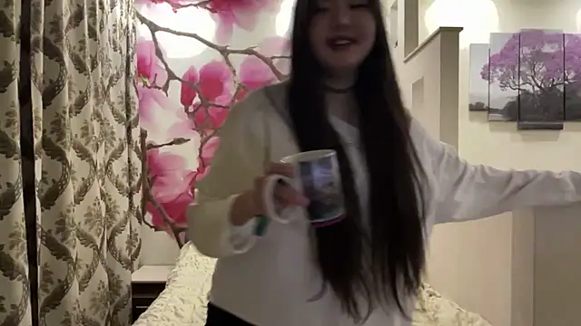 MaeRaads online show from 04-18-26, 07:58