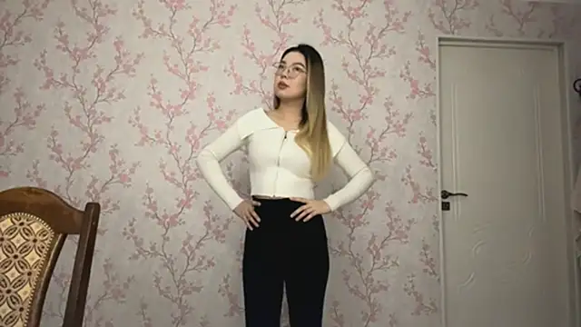 Snapshot of Elina_Mottel chatting on 03-05-26, 09:16 Elina Mottel online show from 03-05-26, 09:16