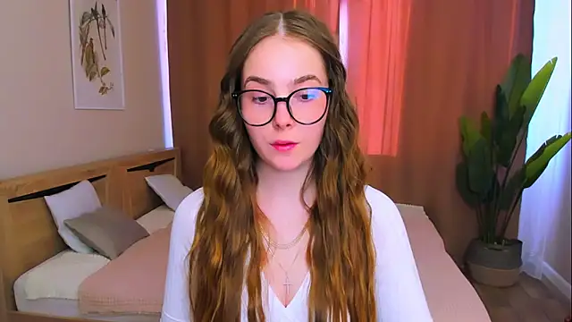 Maddy Wood  online show from 04-01-26, 03:53