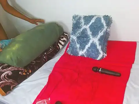 ChocoSlenderXXX online show from 04-05-26, 05:10