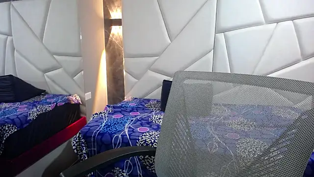 violet angel13 online show from 04-18-26, 07:58