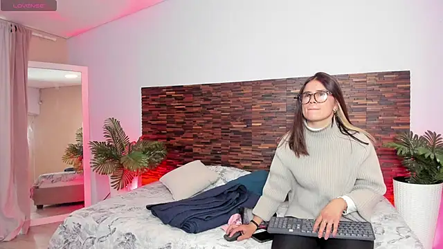 aleessiia online show from 04-08-26, 02:06