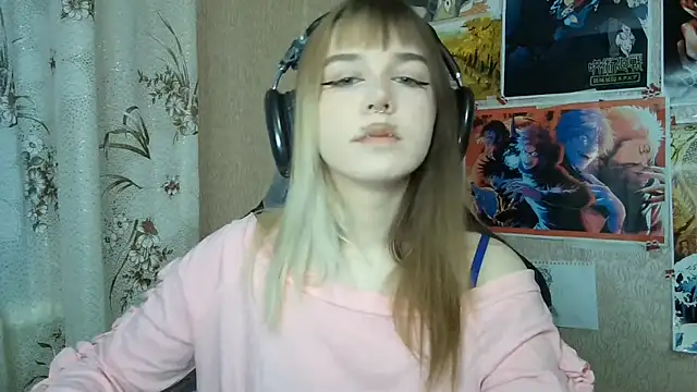 Snapshot of MilaTyan chatting on 06-04-26, 04:13 MilaTyan online show from 06-04-26, 04:13