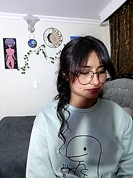Lili  Clan online show from 05-07-26, 05:13