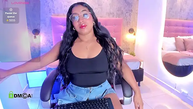Snapshot of brithanycampbell chatting on 06-20-26, 12:08 brithanycampbell online show from 06-20-26, 12:08