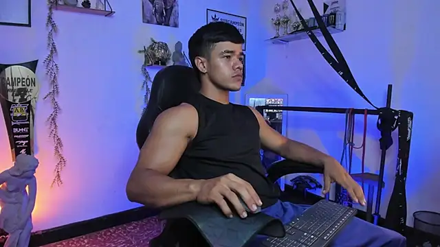 Snapshot of Rob_zaens33 chatting on 02-24-26, 02:59 Rob zaens33 online show from 02-24-26, 02:59