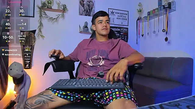 Snapshot of Rob_zaens33 chatting on 07-18-26, 12:09 Rob zaens33 online show from 07-18-26, 12:09