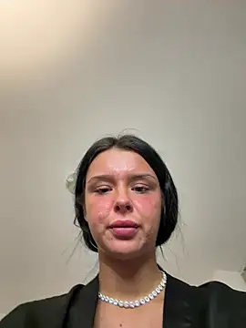 Snapshot of Amberbanxx chatting on 02-27-26, 09:59 Amberbanxx online show from 02-27-26, 09:59