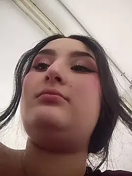 Snapshot of zoe_moon__ chatting on 05-02-26, 05:40 zoe moon online show from 05-02-26, 05:40