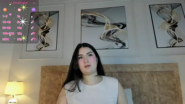 Snapshot of zoe_moon__ chatting on 05-19-26, 11:27 zoe moon online show from 05-19-26, 11:27