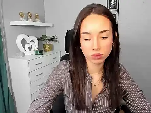 Snapshot of AdeleSolo chatting on 02-18-26, 06:53 AdeleSolo online show from 02-18-26, 06:53