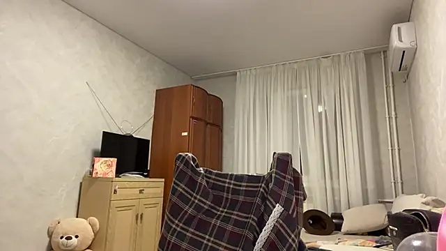 StephaniCute online show from 04-18-26, 07:58