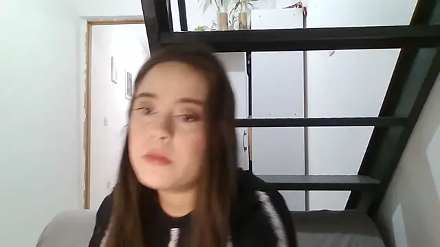 PutaYasmim online show from 04-08-26, 12:10