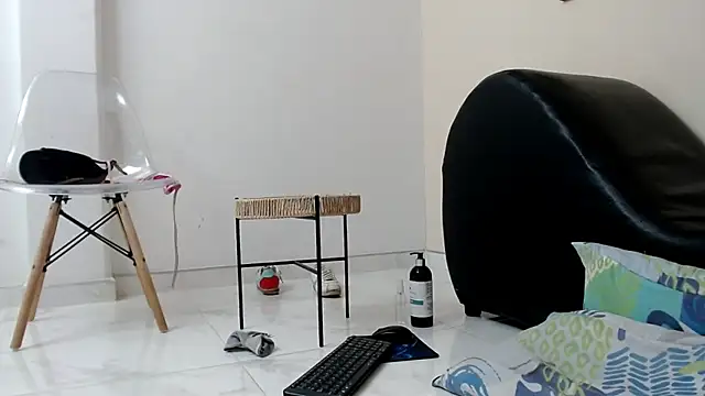 skinnysexy18 online show from 04-06-26, 04:46