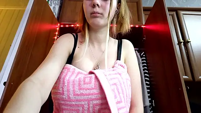 VictoriaDeese online show from 03-12-26, 09:15