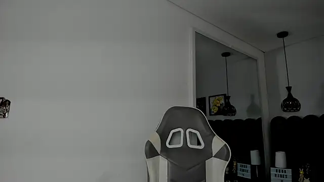 Bella  Peach online show from 04-20-26, 03:09