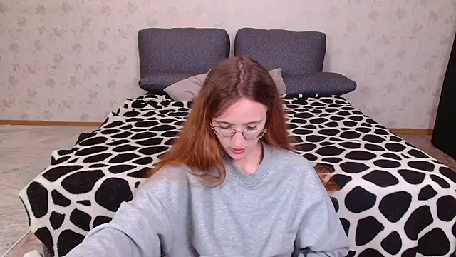 Snapshot of miay_here_ chatting on 05-28-26, 04:48 miay here online show from 05-28-26, 04:48